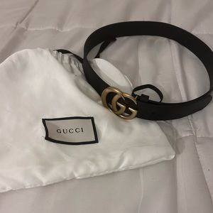 Authentic gucci belt with dust bag